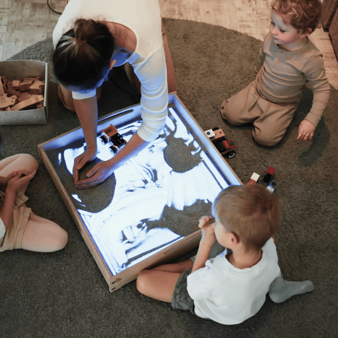 WonderSand BLUE | leuchtender Sandspieltisch 60x60 cm | Blaulicht für zuhause & Therapie & MINT - Förderung ab 3+ - Kletterling – einfach Kind sein