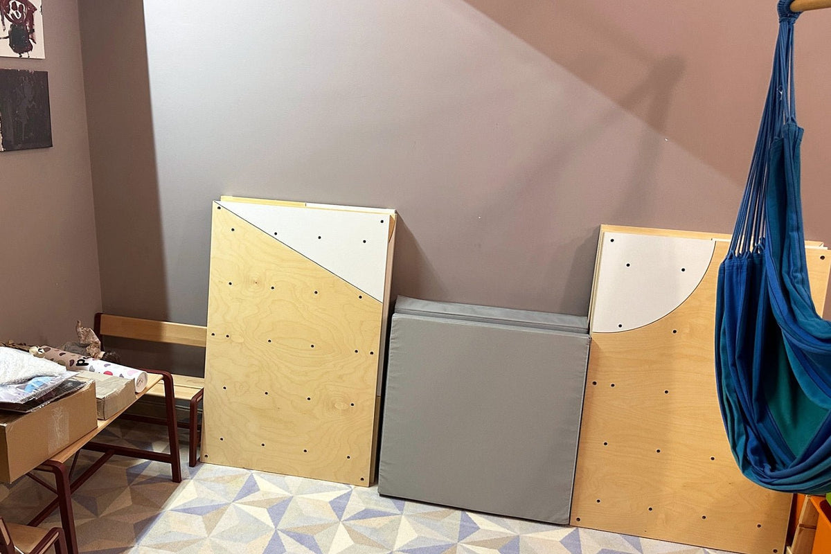 Kletterwand BK INDOOR aus 6 Teilen | 236 cm x 234 cm | inkl. 45 Griffen | 120 Loch - Kletterling – einfach Kind sein