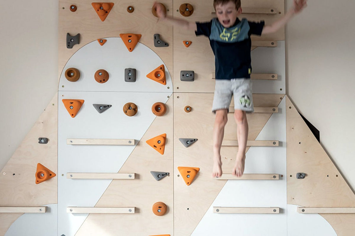 Einzelelement BK Dreieck links | Kletterwand BK INDOOR | 118 x 78 cm | 9 Loch - Kletterling – einfach Kind sein