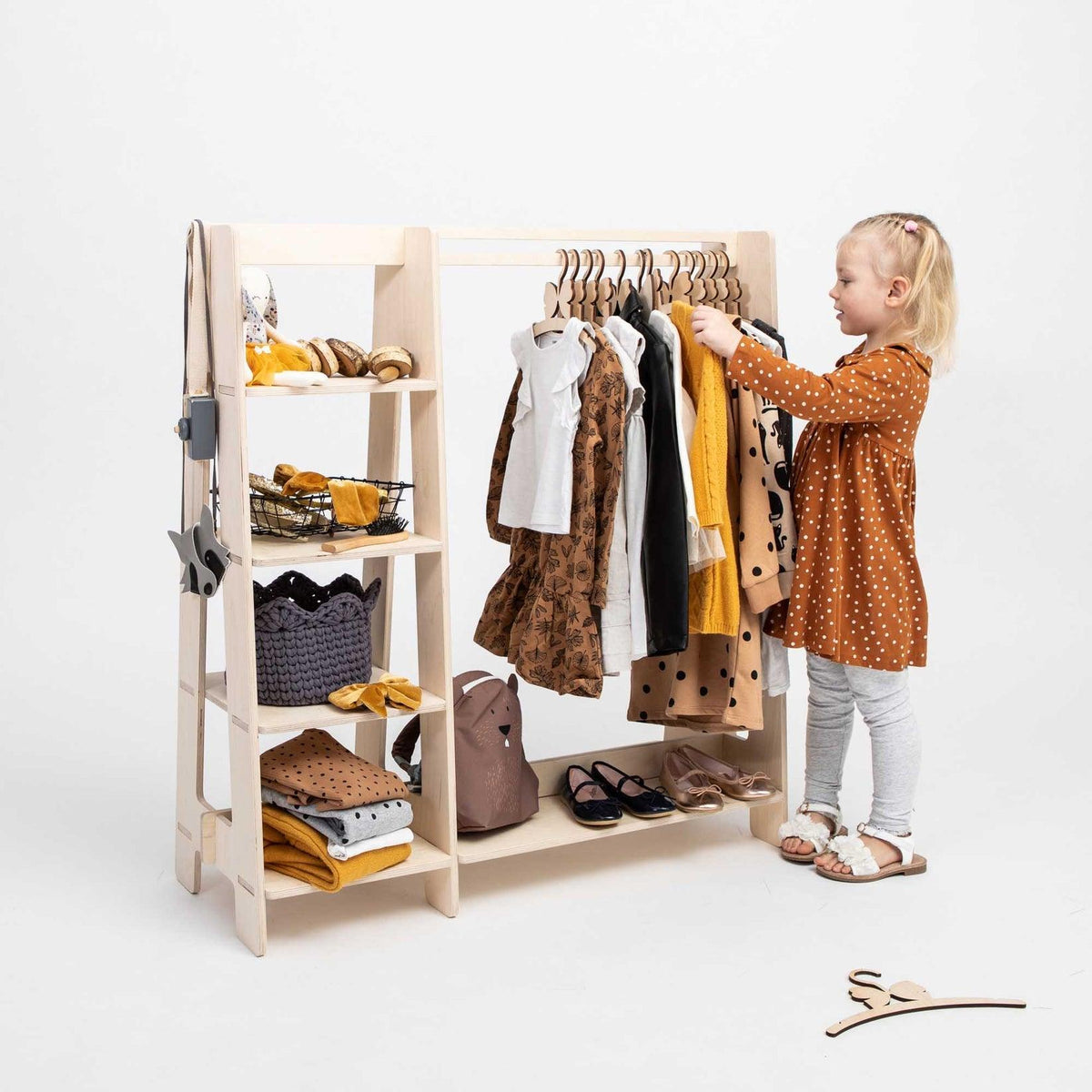Kinderkleiderschrank nach Montessori - Kletterling – einfach Kind sein