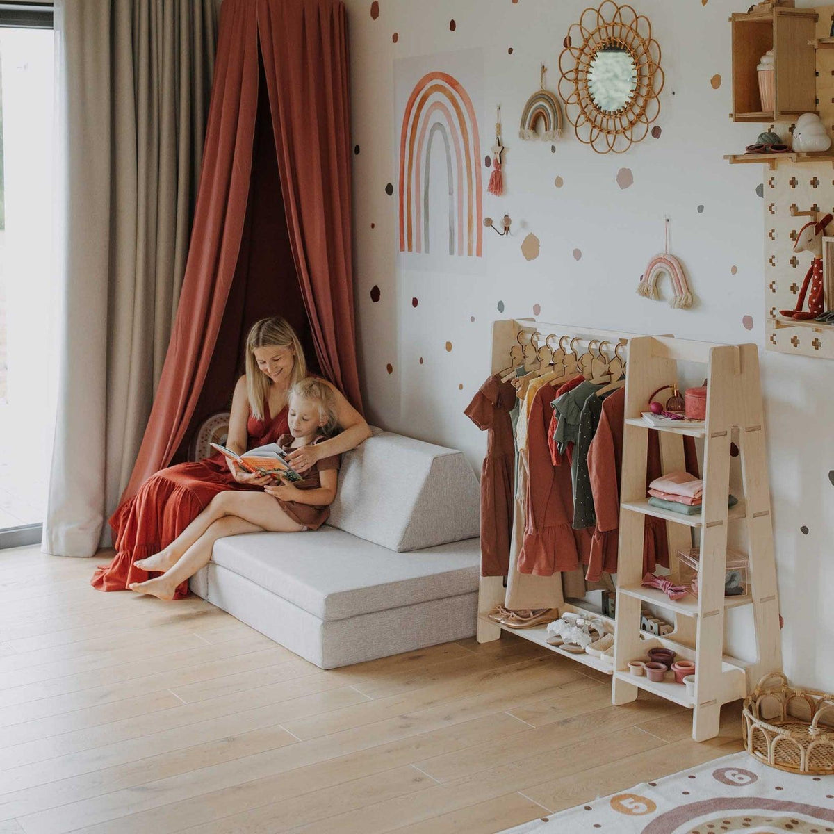 Kinderkleiderschrank nach Montessori - Kletterling – einfach Kind sein