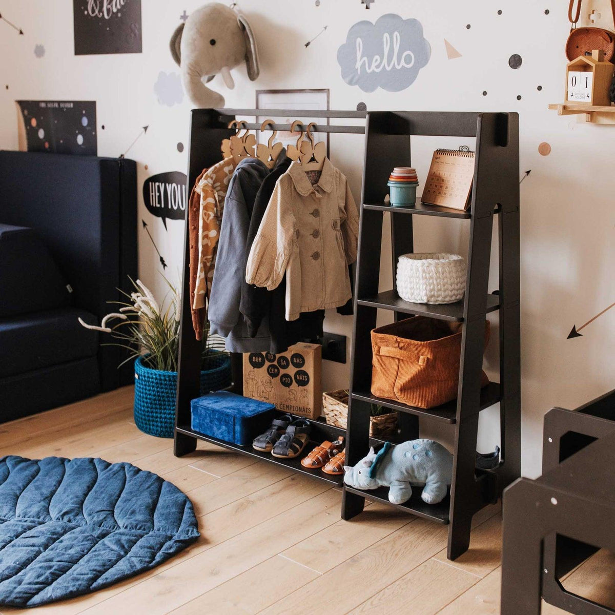 Kinderkleiderschrank nach Montessori - Kletterling – einfach Kind sein