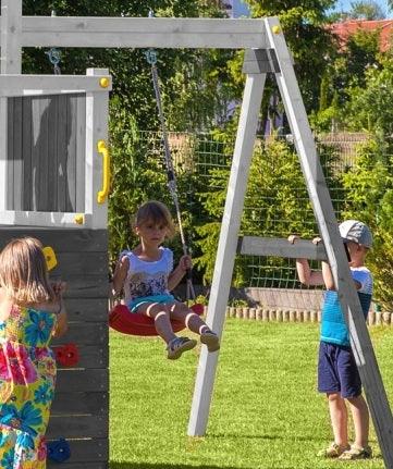 Spielturm GOO CAROL 3 | Klettergerüst OUTDOOR | in 3 Farben | bis zu 10 Kinder | Holzdach - Kletterling – einfach Kind sein
