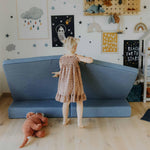 Universelles Kindersofa von monboxy in Türkis - Kletterling – einfach Kind sein